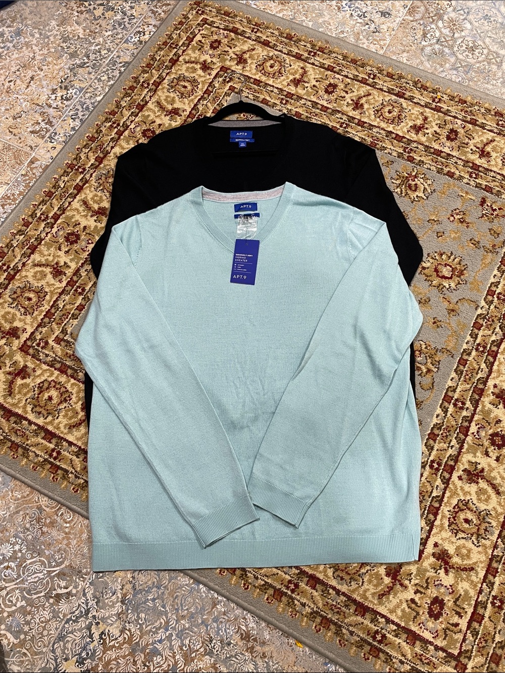 Apt. 9 Men’s Crewneck Sweater in Turquoise and Black